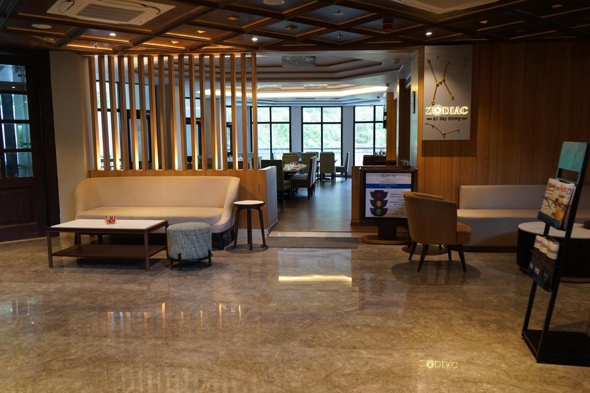 Fortune Khajjiar - Member Itc Hotels' Group Eksteriør billede